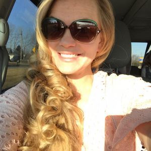 Meet your Posher, Carli